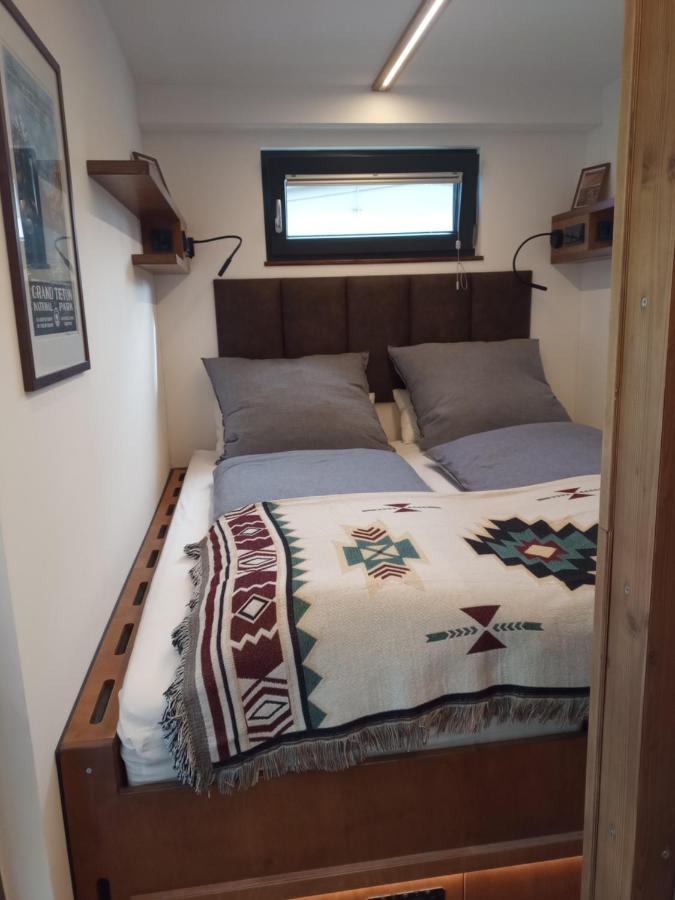 Tiny House Im Seecontainer Mit Parkplatz, Glasfaser, Netflix, Veranda Und Gehobener Ausstattung Coburg Exterior photo