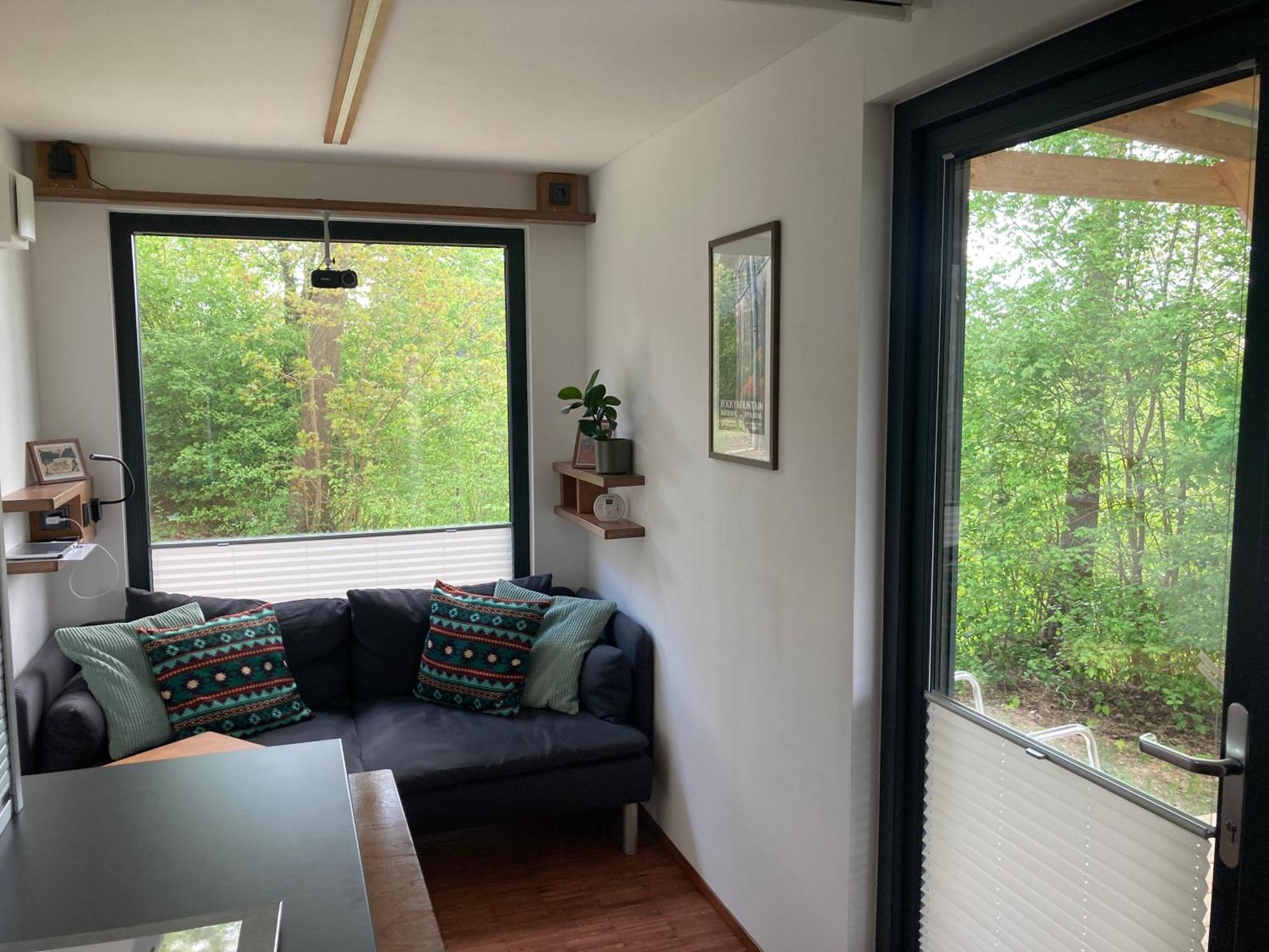 Tiny House Im Seecontainer Mit Parkplatz, Glasfaser, Netflix, Veranda Und Gehobener Ausstattung Coburg Exterior photo